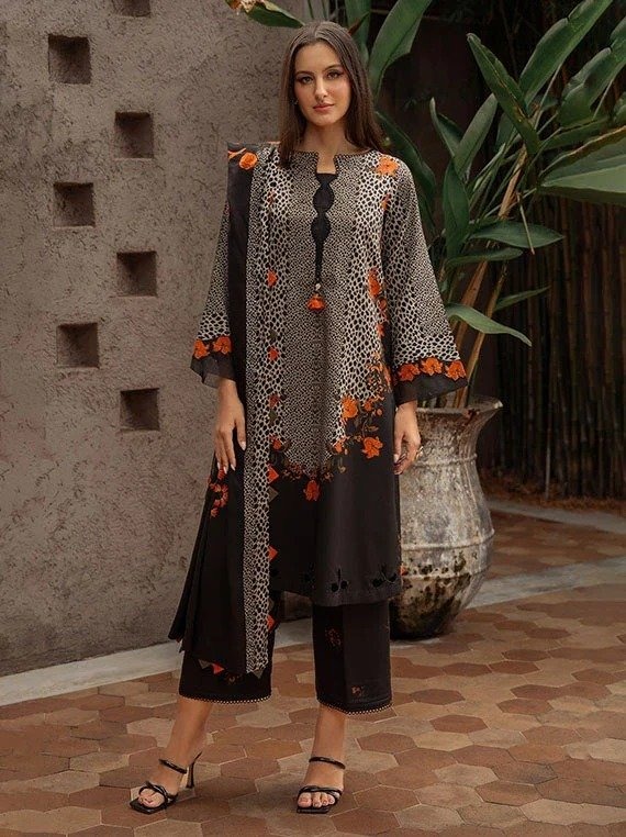 Black Animal Print β Khaddar 3-Piece Suit