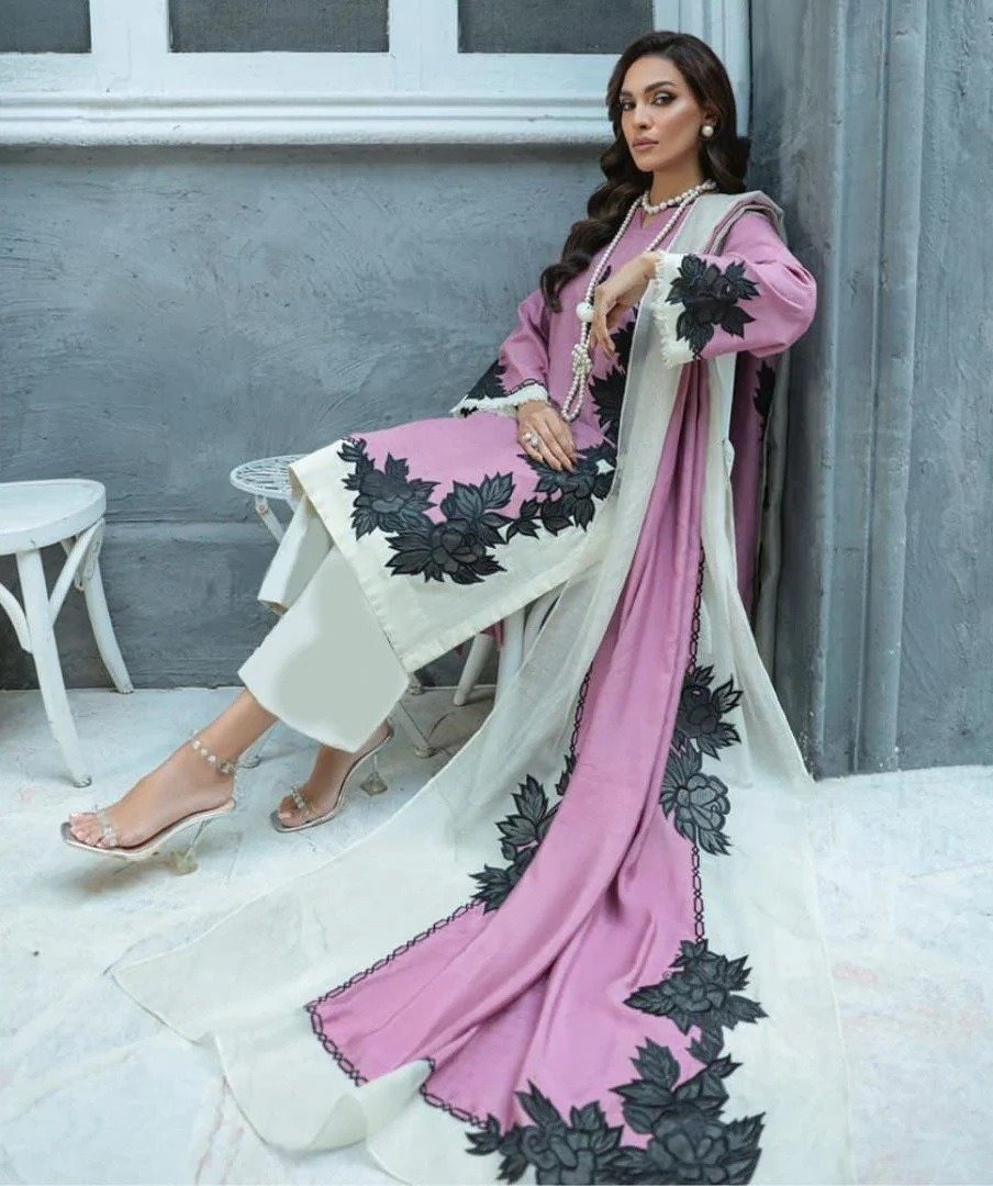 Pink Black Floral β Khaddar 3-Piece Suit